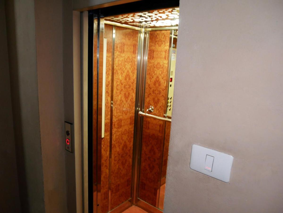 Ninetti Guest House - Apt Centro Storico Катания Экстерьер фото