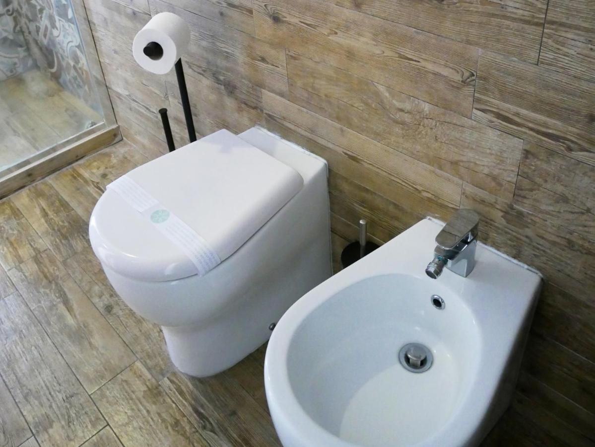 Ninetti Guest House - Apt Centro Storico Катания Экстерьер фото