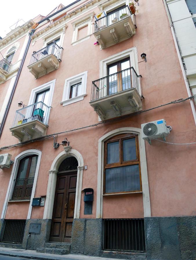 Ninetti Guest House - Apt Centro Storico Катания Экстерьер фото